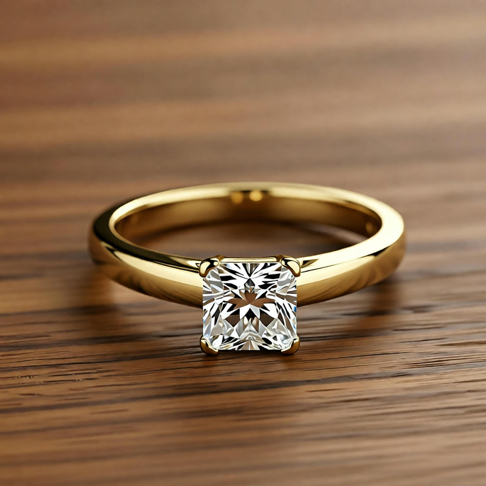 Firkantet ring i krystal og hvidguld