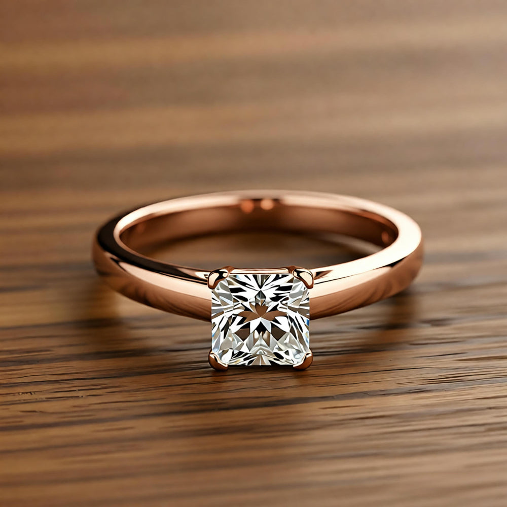 Firkantet ring i krystal og hvidguld